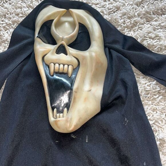 Vintage Fearsome Faces Ghostface FANG Scream Mask Easter Unlimited - Picture 2 of 11